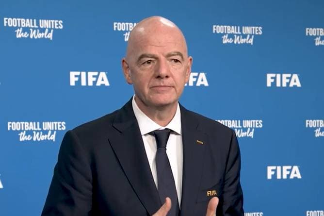 "Fußball kann keine geopolitischen Probleme lösen - aber..."