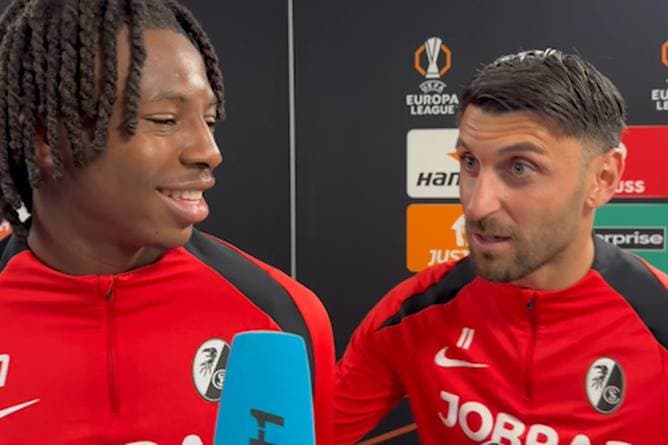 Kurioser Interviewmoment: Grifo rettet Mitspieler