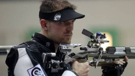 Maximilian Dallinger holt Gold mit dem Luftgewehr