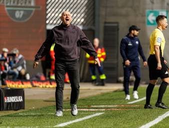 Bizarre Szene um Lieberknecht - plötzlich zückt der Schiri Rot