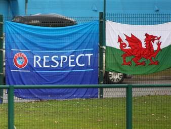 Die U19-EM der Fußball-Junioren steht in Wales an. SPORT1 hat alle wichtigen Infos zum Turnier zusammengefasst.
