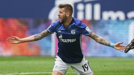 Guido Burgstaller sitzt gegen den VfB Stuttgart zunächst auf der Bank