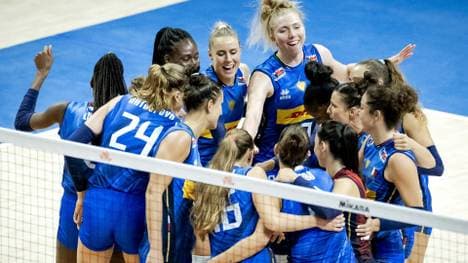 Titel verteidigt: Italien besiegt Brasilien