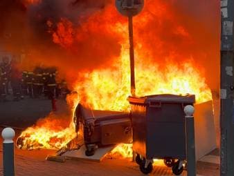 Die Ultras des SC Freiburg wurden am Nachmittag ganz friedlich von ein paar Polizeikräften durch die Altstadt geleitet. Für Chaos sorgten diejenigen, von denen man es am wenigsten erwarten würde.