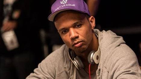 Phil Ivey gewann bislang zehn Bracelets sowie über 21 Millionen Dollar bei Turnieren