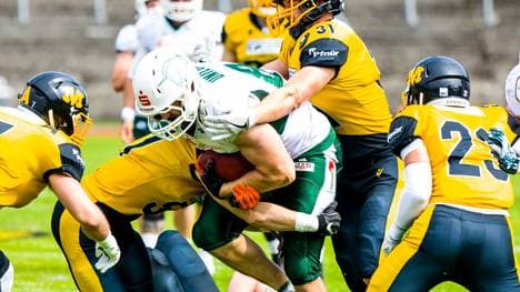 Moritz Böhringer (Mitte) fing einen Touchdown-Pass