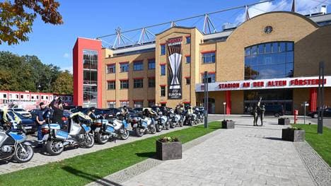 Großes Polizeiaufgebot beim Besuch von Viktor Orban in Köpenick