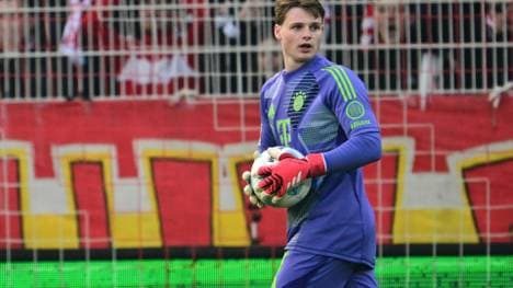 Jonas Urbig könnte zwei Meisterschaften gewinnen