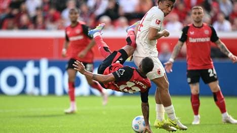 Henry Koudossou (weißes Trikot)