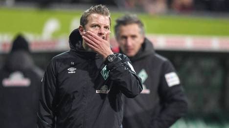 Werders Trainer Florian Kohfeldt (v.) genießt die Rückendeckung der Klub-Chefs