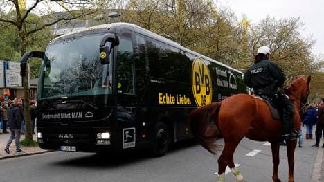 Borussia Dortmunds Mannschaftsbus nach dem Attentat