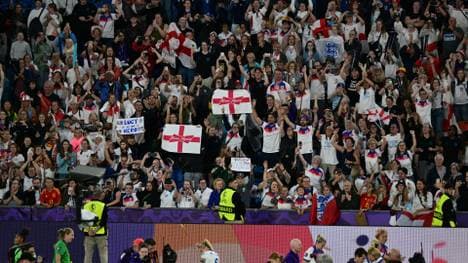 Begeisterte englische Fans beim Finale