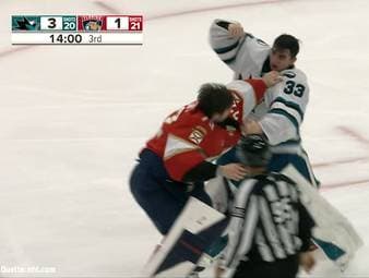 Auf diese Prügelei zwischen zwei Goalies hat die NHL sechs Jahre gewartet. 