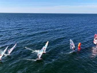 Der Windsurf World Cup steigt wieder an den Stränden der Nordsee. Mit Fabian Wolf konnten die deutschen Windsurfer schon einen Erfolg verbuchen. 
