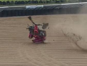 Horrorcrash! Pilot überschlägt sich siebenmal