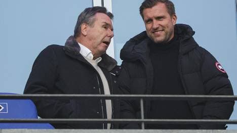 Bruchhagen (l.) im Gespräch mit Sportvorstand Krösche