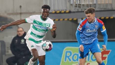 Bis 2024: Dickson Abiama verlängert bei Greuther Fürth