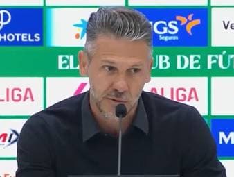 Ex-Bayern-Profi Martin Demichelis wird nach der Elche-Pleite gegen einen Journalisten deutlich, der vorab die Aufstellung an einen Spieler weitergegeben haben soll. Für den Mallorca-Coach absolut inakzeptabel.