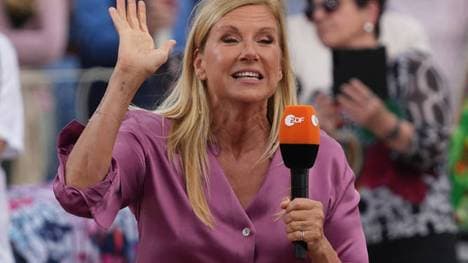 Andrea Kiewel moderierte im ZDF-Fernsehgarten ein chaotisches Darts-Match
