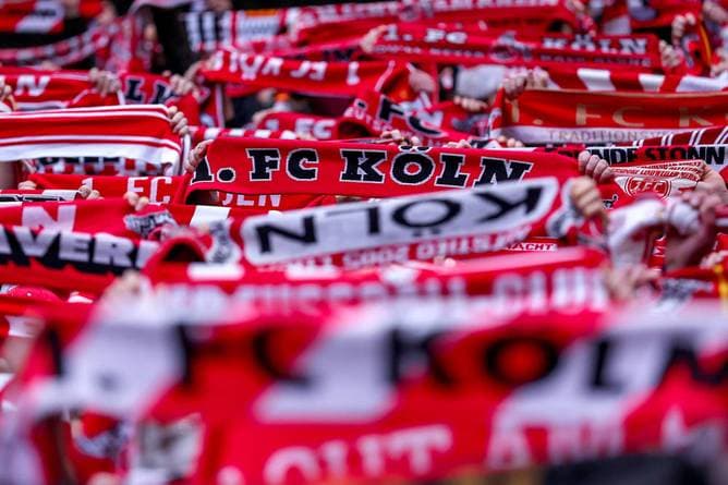 Polizei schickt Köln-Fans wieder heim