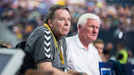 Joachim Deckarm schaut zum 65. Geburtstag das Handball-WM-Spiel zwischen Deutschland und Island