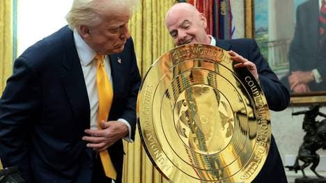 Trump und Infantino im Weißen Haus