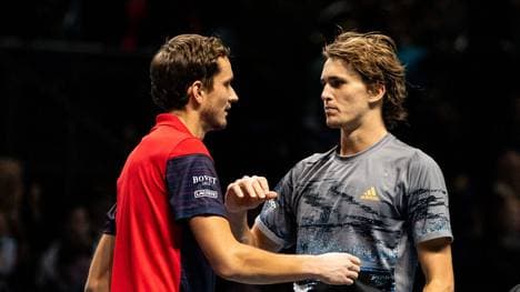 Alexander Zverev of Germany plays against Daniil Medvedev of Russia during Day six of the Nitto ATP, Tennis Herren World Tour Finals at The O2 Arena on November 15, 2019 in London, England. PUBLICATIONxINxGERxSUIxAUTxONLY Copyright: xElenaxLeonix xIPAx xElenaxLeonix 0