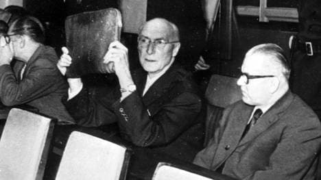 Robert Mulka (M.) beim Auschwitz-Prozess in Frankfurt