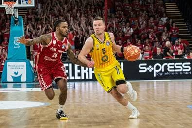 Alba vergibt auch zweiten Matchball