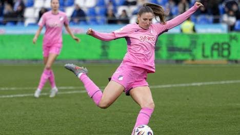 Stürmt künftig in den USA: Melissa Kössler