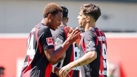 Jeanuel Belocian jubelt mit Afonso Moreira 