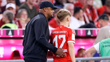Vincent Kompany (l.) gibt Top-Talent Lennart Karl im Pokal die Chance von Beginn an