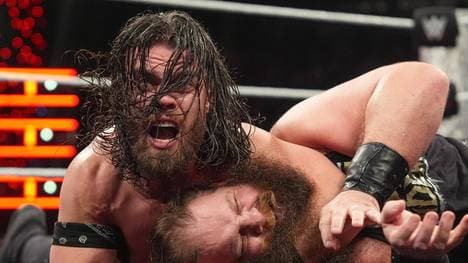 JD McDonagh zog sich bei WWE RAW eine ernste Verletzung zu