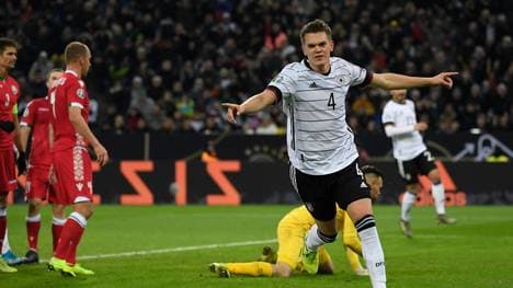 Matthias Ginter jubelt über sein "Tor des Jahres" gegen Weißrussland