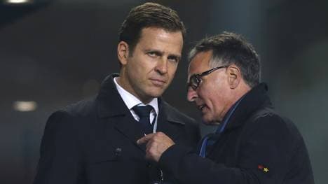 DFB-Generalsekretär Helmut Sandrock (r.) mit Teammanager Oliver Bierhoff