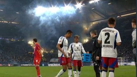 Die Partie musste wegen einer Pyro-Show unterbrochen werden