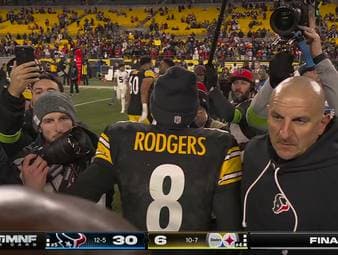 Im Wildcard Game zwischen den Pittsburgh Steelers und den Houston Texans tut sich in den ersten drei Vierteln nur wenig auf dem Scoreboard. Im Schlussabschnitt aber wird die Partie zu einer eindeutigen Sache - mit Altmeister Aaron Rodgers in einer tragischen Hauptrolle.