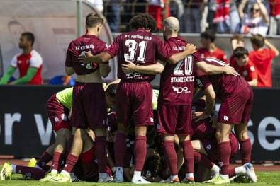 Köln kehrt in die 3. Liga zurück