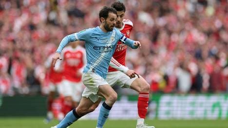Bernardo Silva (l.) im Duell mit Kai Havertz (r.) 