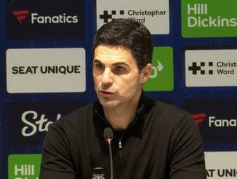 Angesprochen auf das Einknicken seiner Mannschaft in den vergangenen Jahren äußert sich Arsenal-Trainer Mikel Arteta zum Titelkampf in der Premier League. 