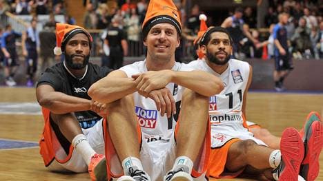 Adam Hess (l.) spielte schon in der Saison 2012/13 für Phoenix Hagen