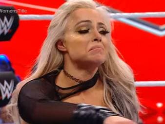 In ihrem bislang größten Match für WWE wird Liv Morgan von Becky Lynch um den Sieg und den Titel betrogen. Das letzte Wort scheint hier nicht gesprochen.