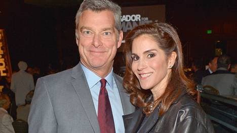 Der neue Hawks-Besitzer Antony Ressler mit Schauspielerin und Ehefrau Jami Gertz