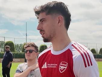 Geht der FC Arsenal als Außenseiter ins Champions-League-Finale gegen Titelverteidiger PSG? Der deutsche Gunners-Stürmer Kai Havertz ist sich da nicht so sicher - macht aber eine klare Ansage in Richtung der Franzosen.