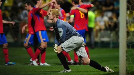 Torhüter Aaron McCarey sieht rote Karte nach Eklat