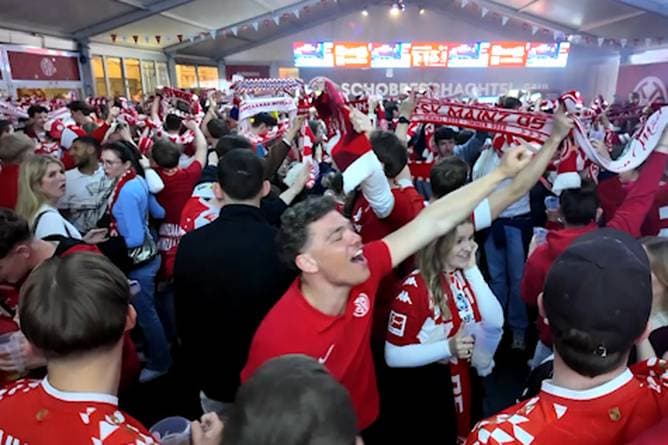 Eben noch Tabellenletzter - Jetzt im Orbit