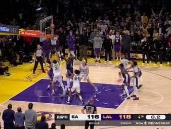 Die Los Angeles Lakers haben auf dramatische Art und Weise gegen die San Antonio Spurs gewonnen.