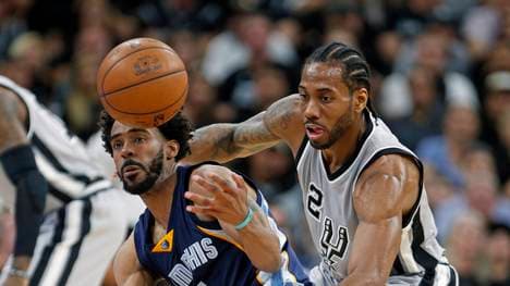 Memphis Grizzlies v San Antonio Spurs - Game One