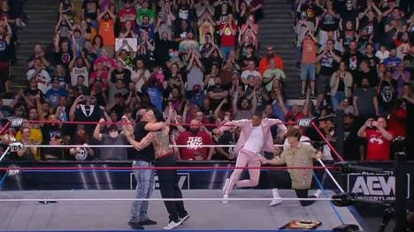 Jeff und Matt Hardy (l.) sind bei AEW Dynamite wieder vereint