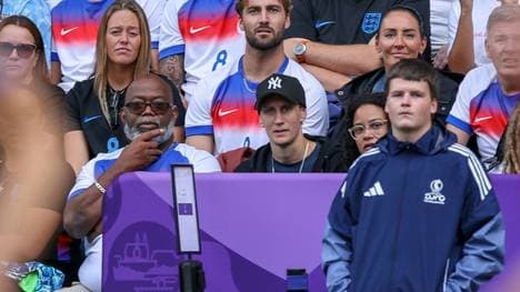 Berger (mit Kappe) war beim EM-Finale im Stadion